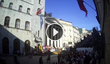 Webcam Assisi, Piazza del Comune - Skyline Webcams