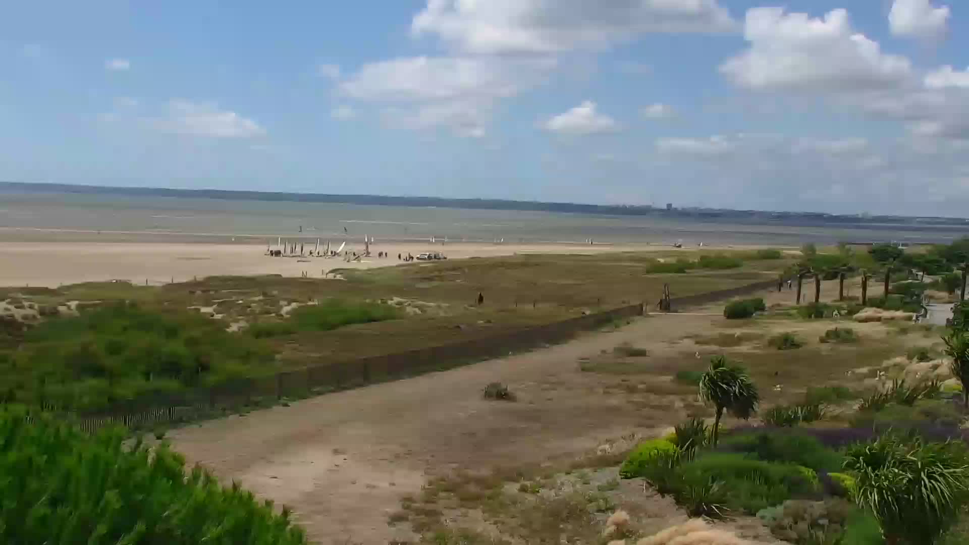 Веб камера Франция Пляж на побережье Сен-Бревен-Ле-Пен