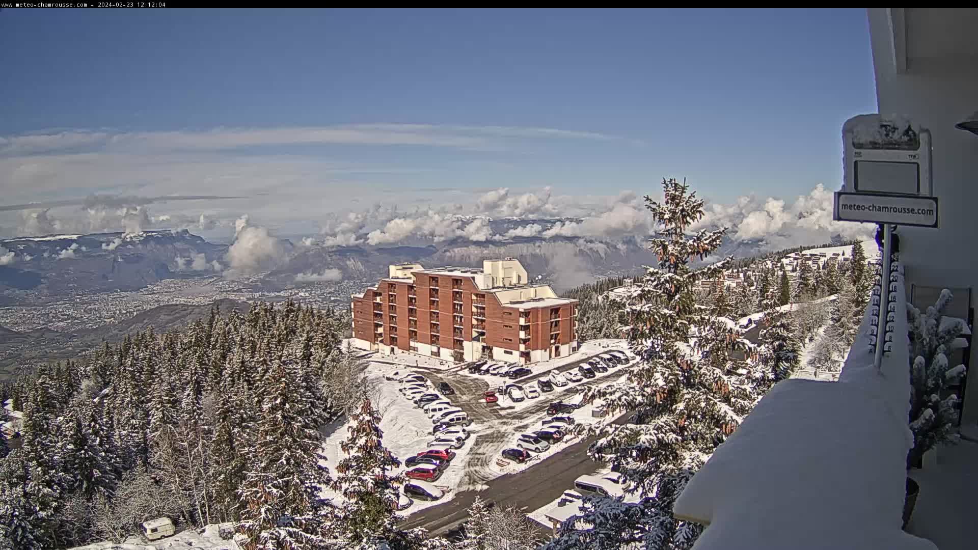 Webcam Chamrousse: View Towards Grenoble