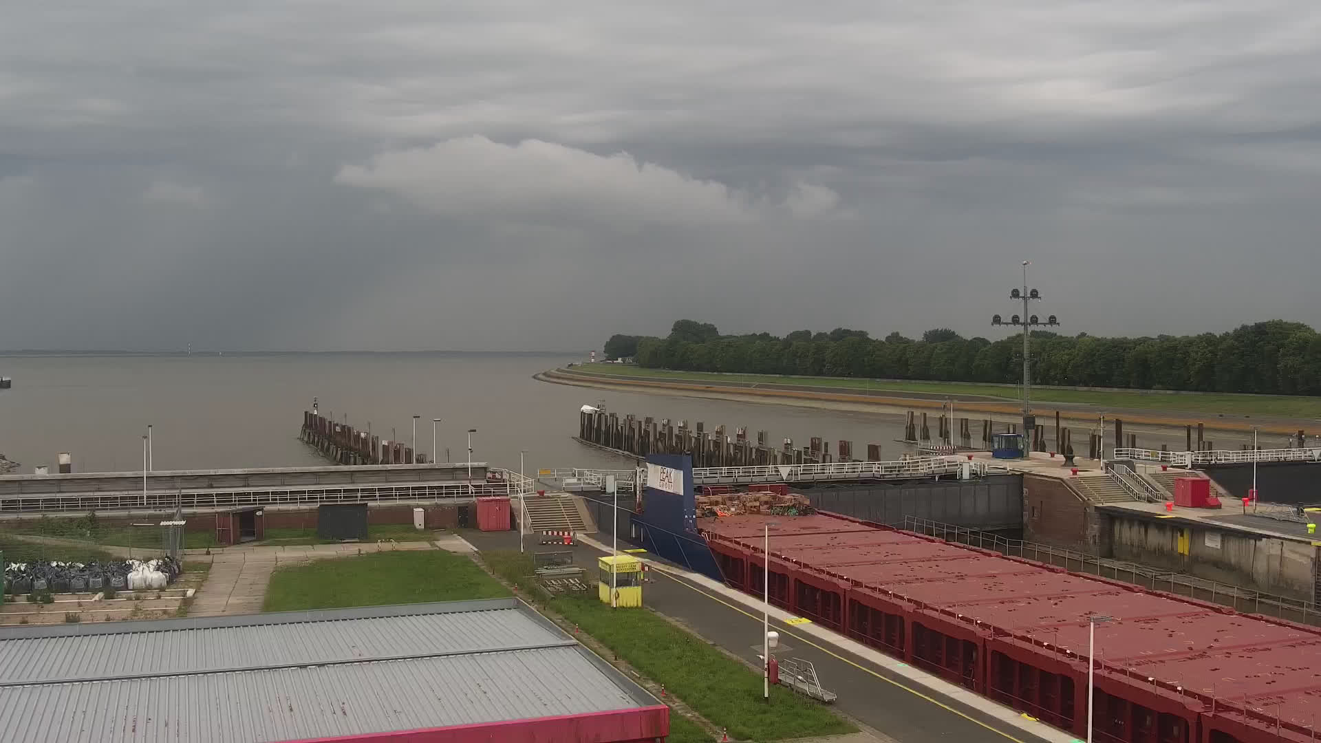 Brunsbüttel: Livestream Schleuse Brunsbüttel / Nord-Ostsee-Kanal - Webcam Galore