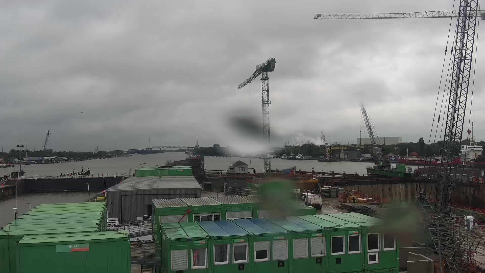 Brunsbüttel: Livestream Schleuse Brunsbüttel / Nord-Ostsee-Kanal - Webcam Galore