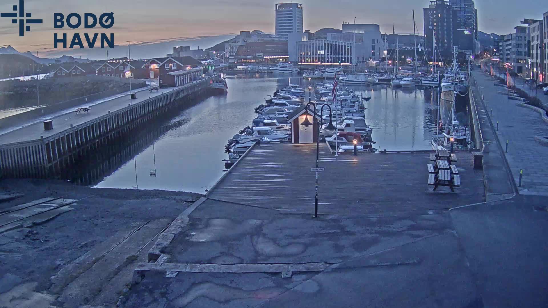 Bodø Fri. 00:25