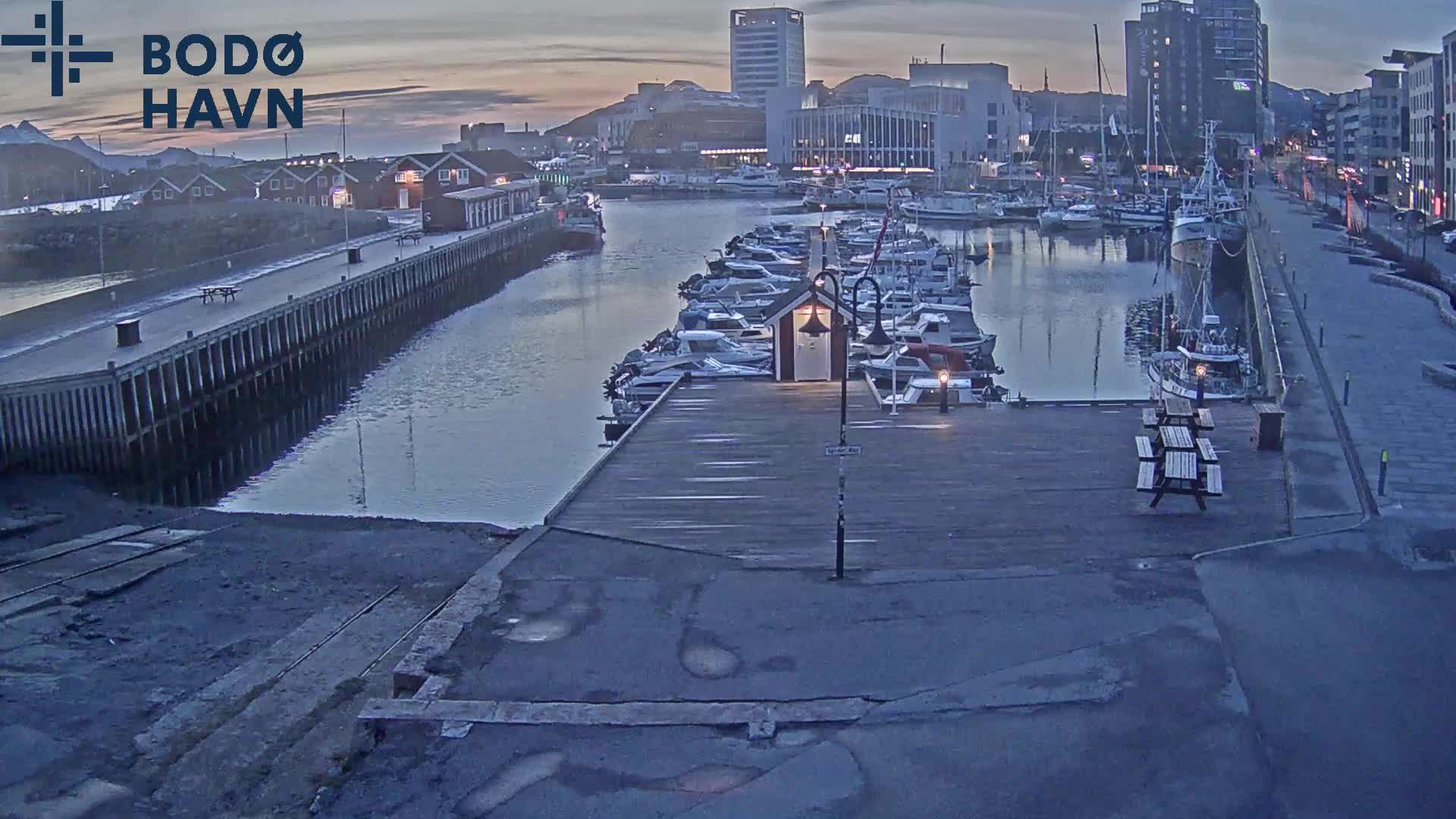 Bodø Sáb. 01:25
