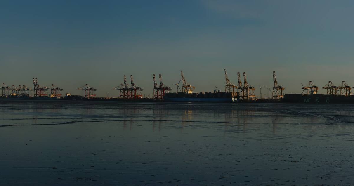 Bremerhaven Mo. 07:35