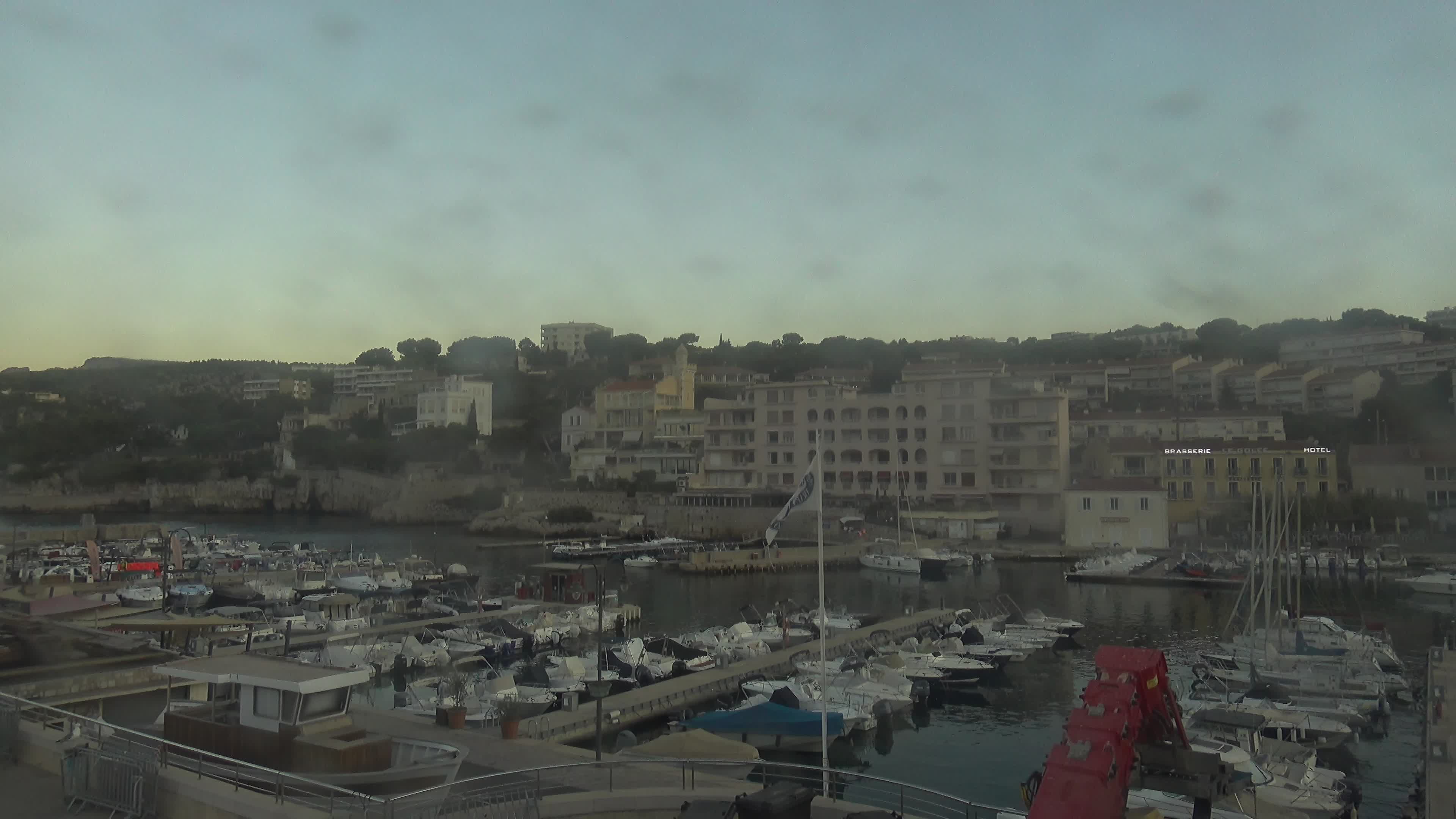 Cassis Wed. 07:32