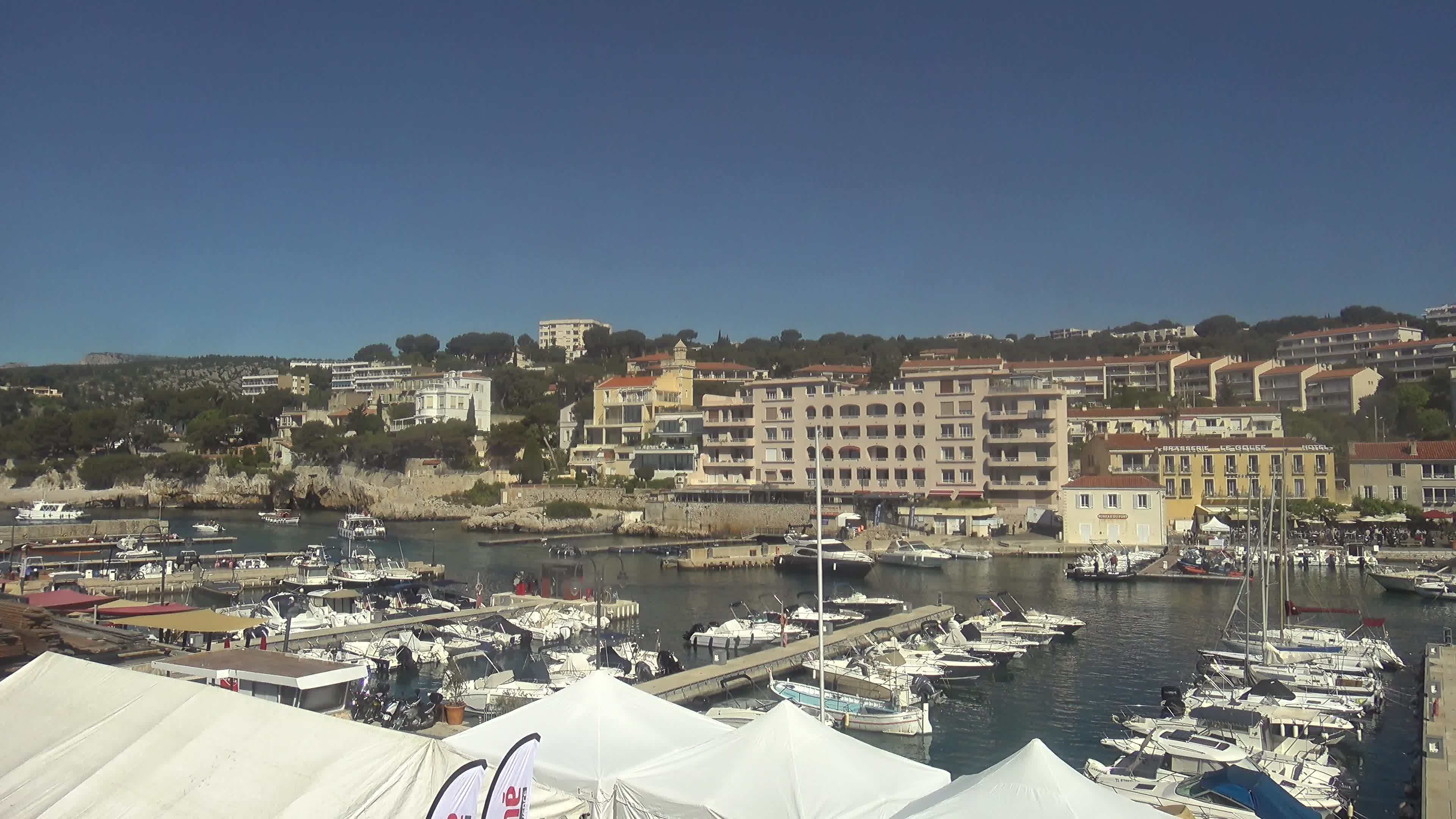 Cassis Wed. 11:32