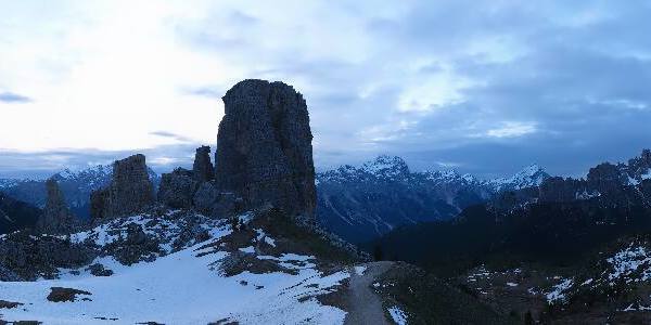 Cortina d'Ampezzo Ven. 05:35
