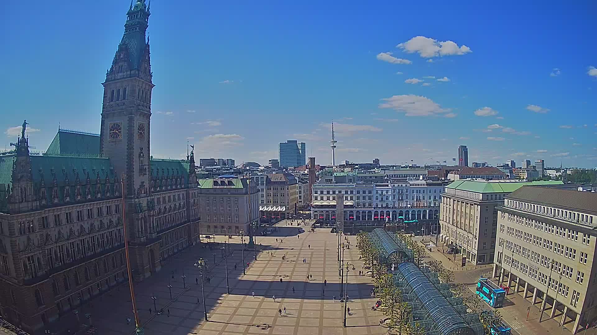 Hamburg Mo. 15:45
