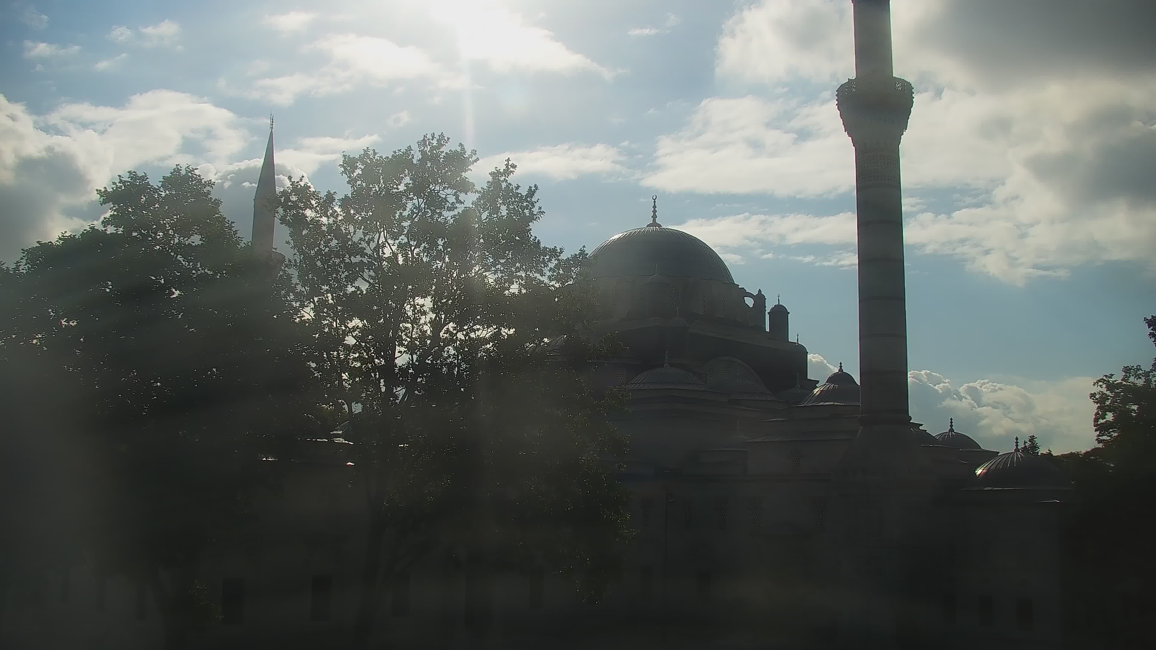 Istanbul Lør. 08:28