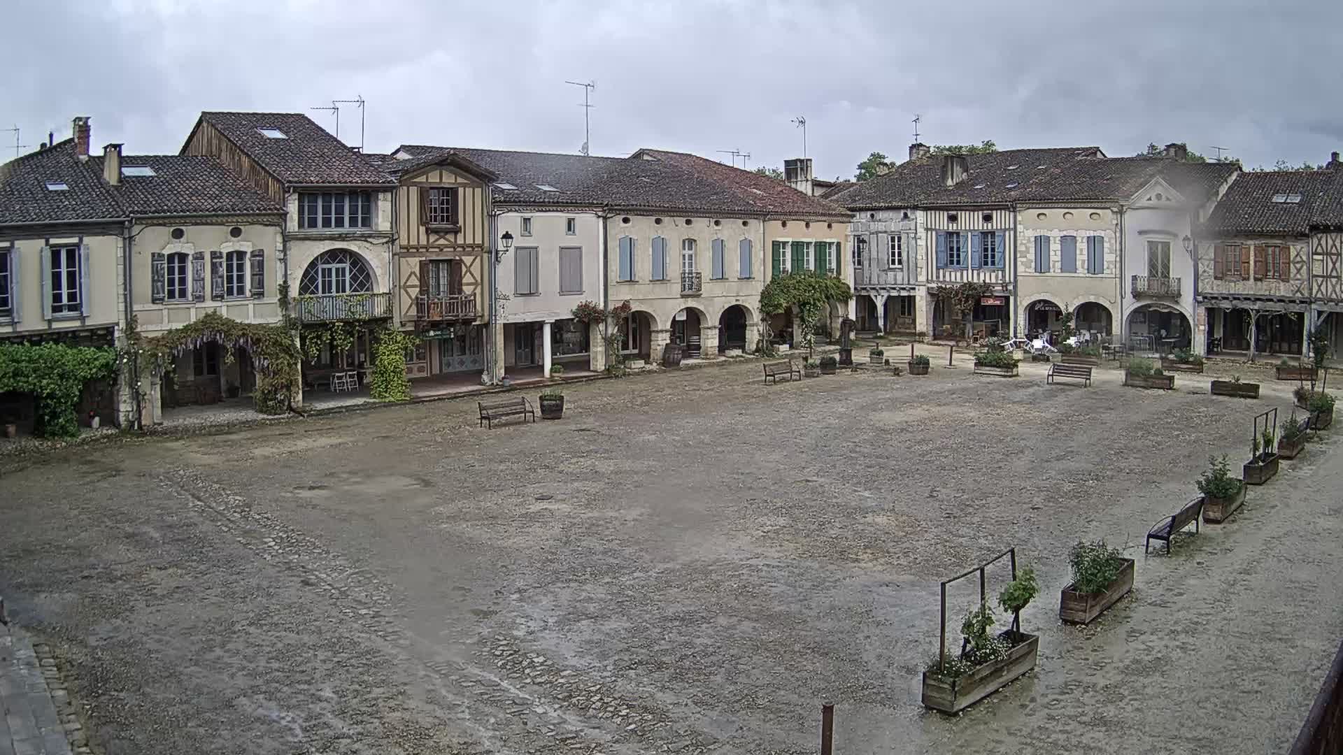 Labastide-d'Armagnac Thu. 10:08