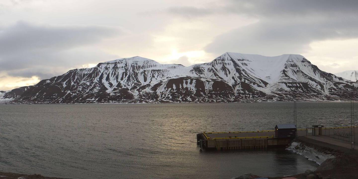 Longyearbyen (Spitsbergen) Thu. 03:50