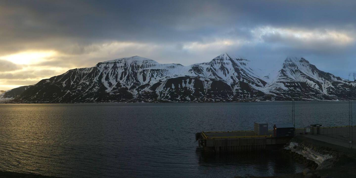 Longyearbyen (Spitzbergen) Fr. 00:50