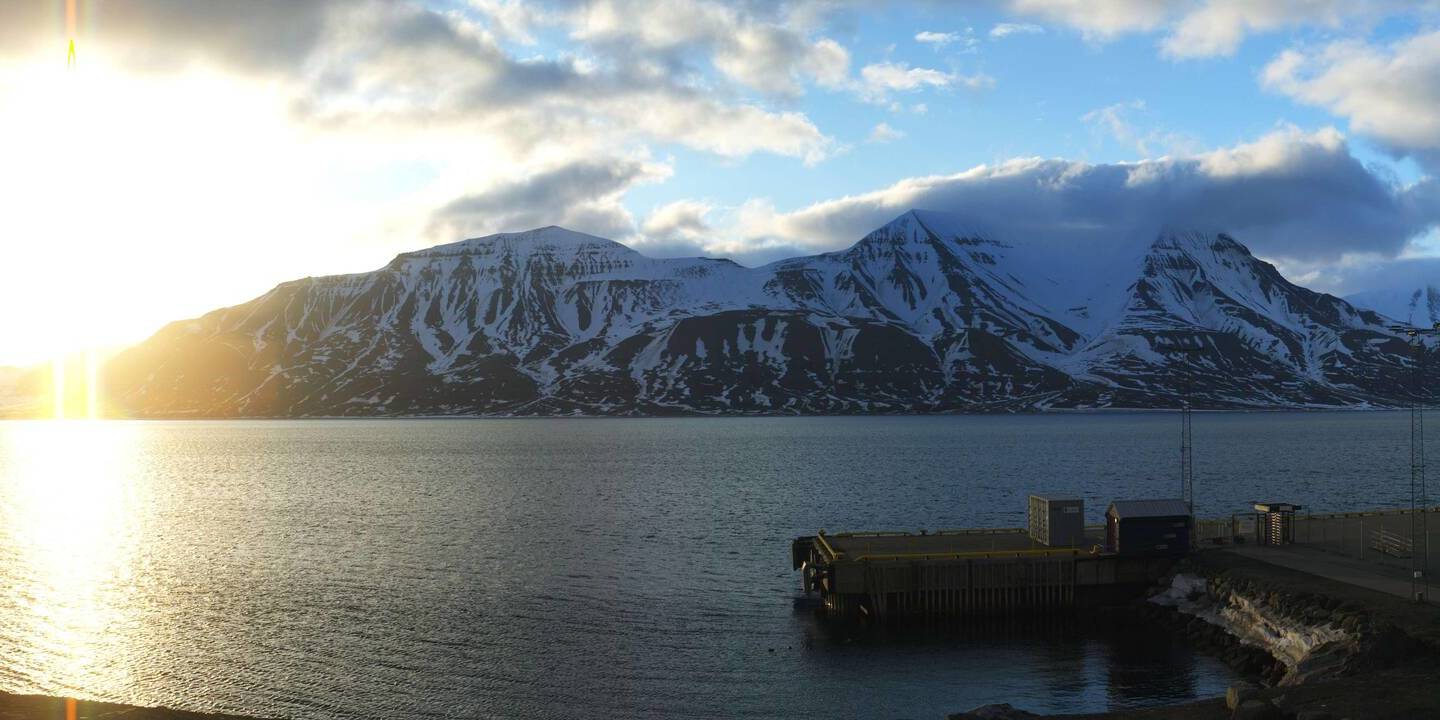 Longyearbyen (Spitzbergen) Do. 01:50