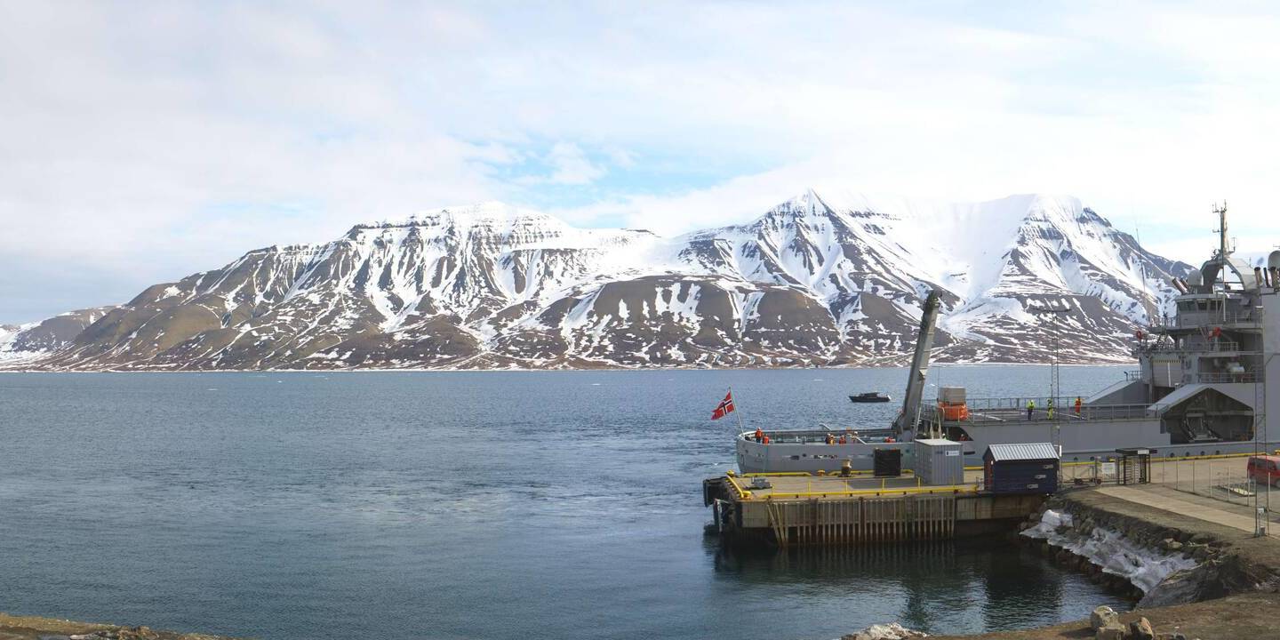 Longyearbyen (Spitzbergen) Do. 09:50