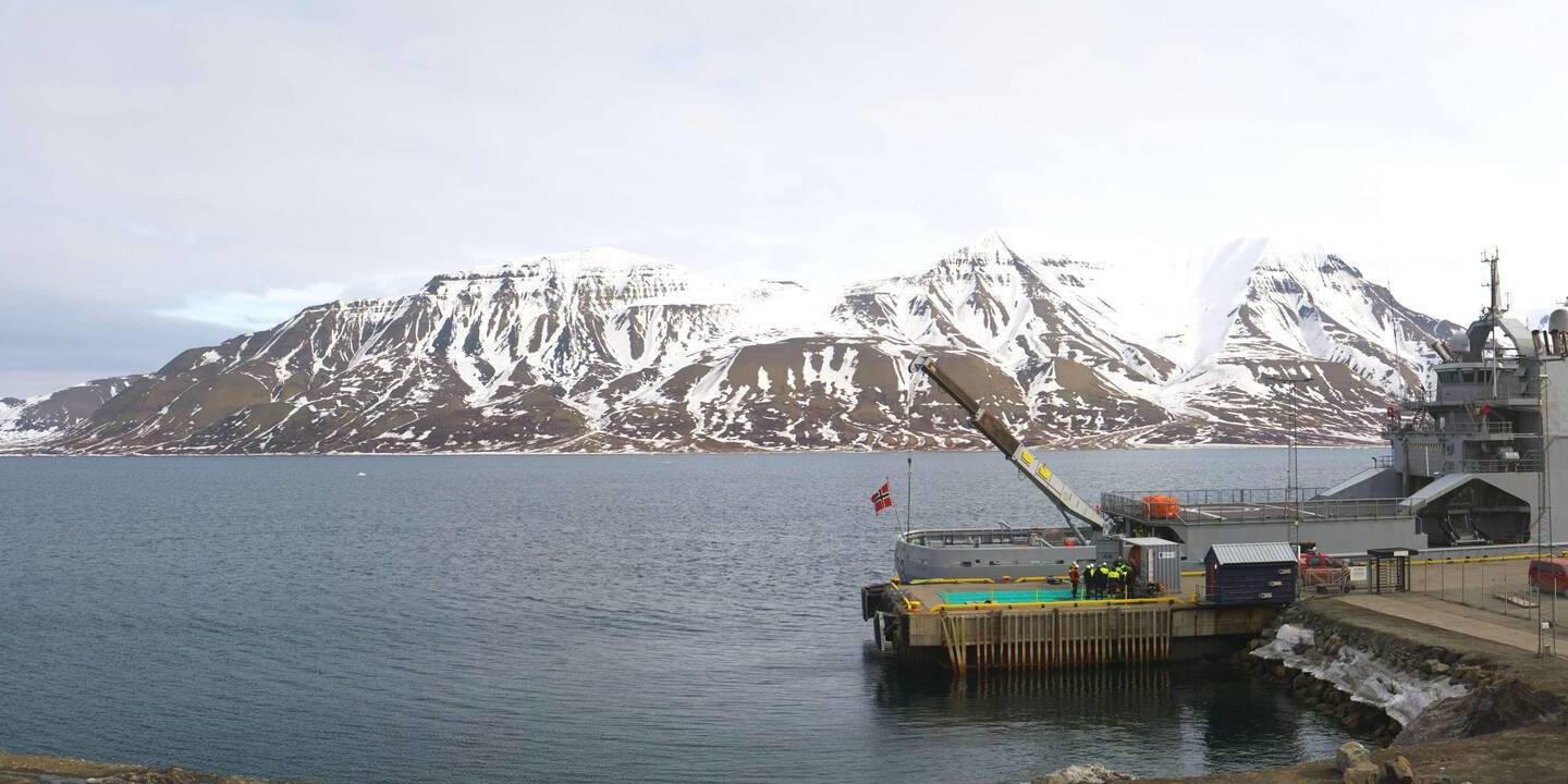 Longyearbyen (Spitzbergen) Do. 10:50