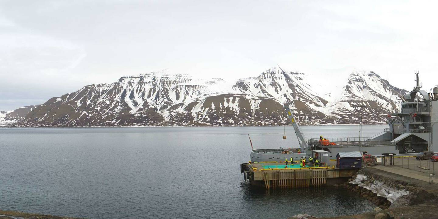 Longyearbyen (Spitzbergen) Do. 13:50