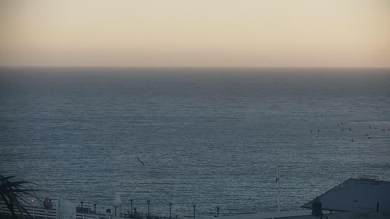 Malibu Beach, California Tue. 18:52
