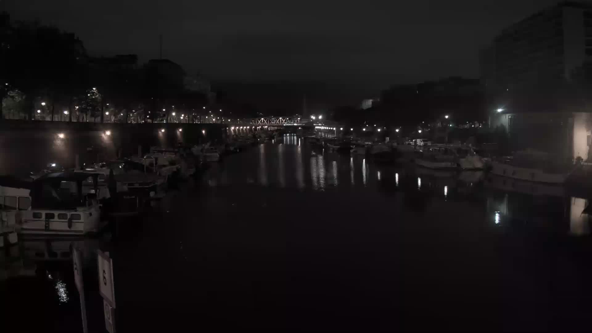 Parigi Sab. 02:32