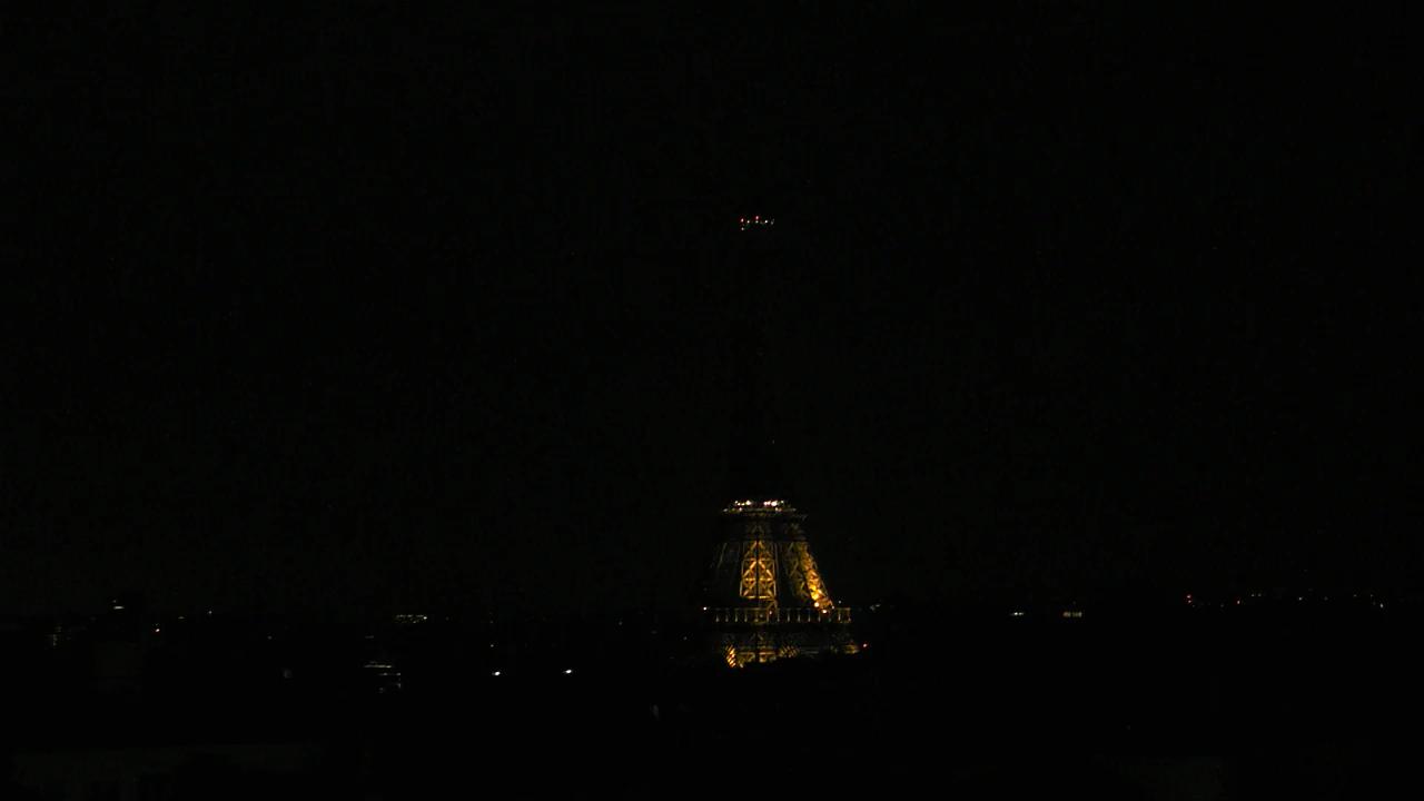 Paris Thu. 02:00