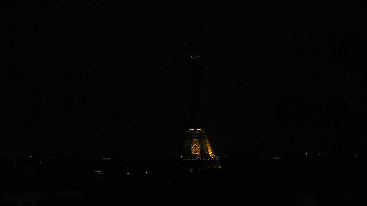 Paris Sa. 04:00