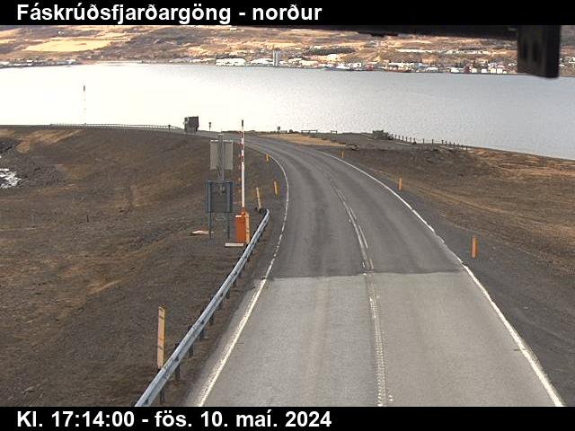Reyðarfjörður Mon. 17:14