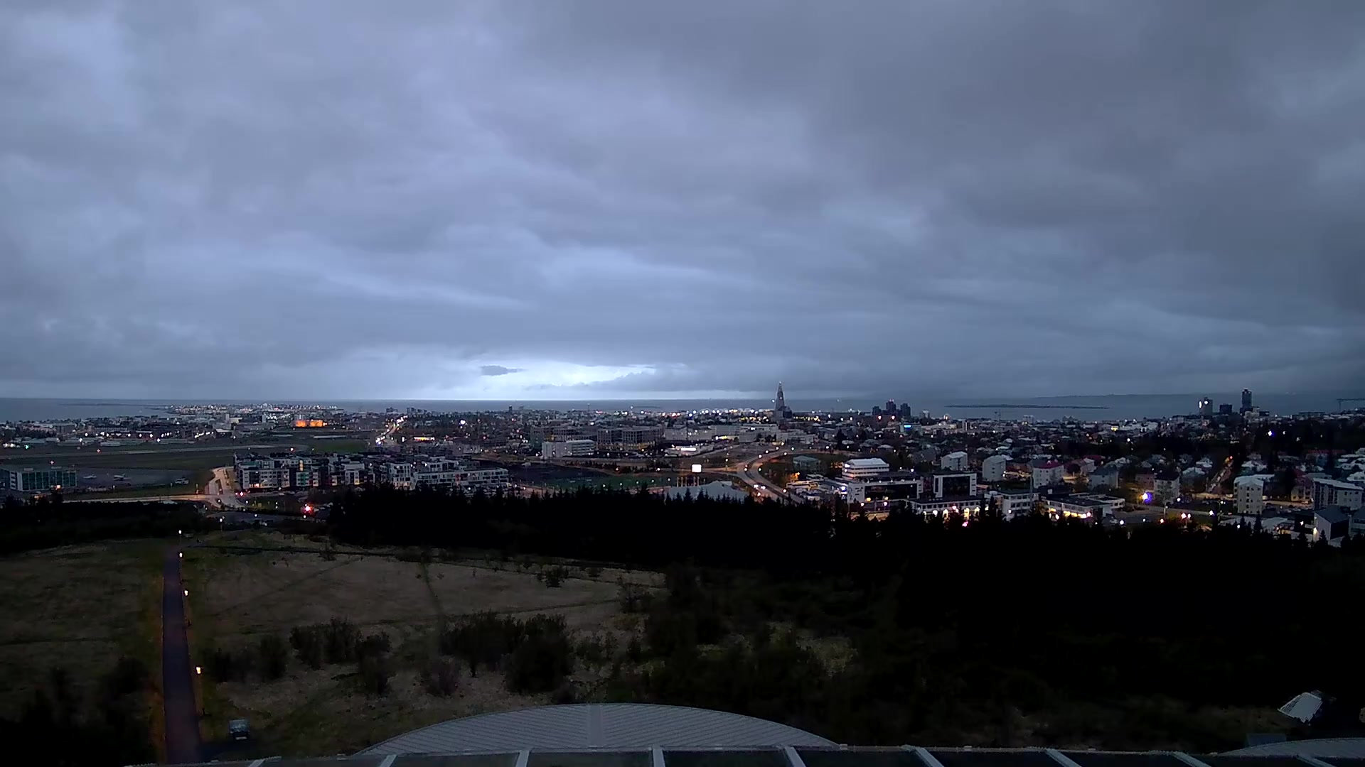 Reykjavík Lun. 23:35