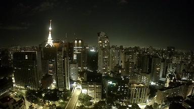 São Paulo Lør. 22:51
