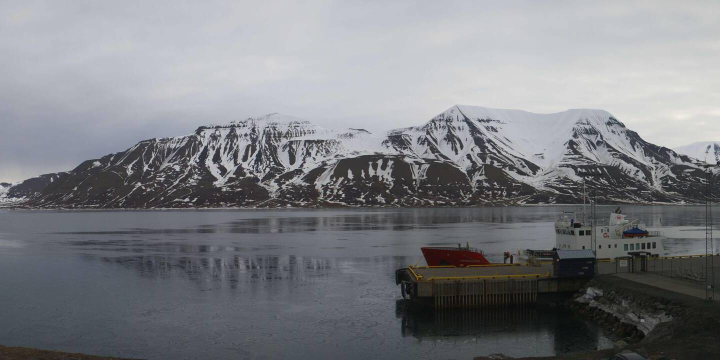 Spitsbergen - Longyearbyen Sáb. 05:50