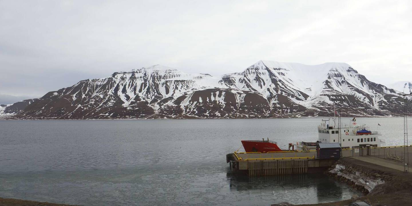 Spitsbergen - Longyearbyen Sáb. 07:50