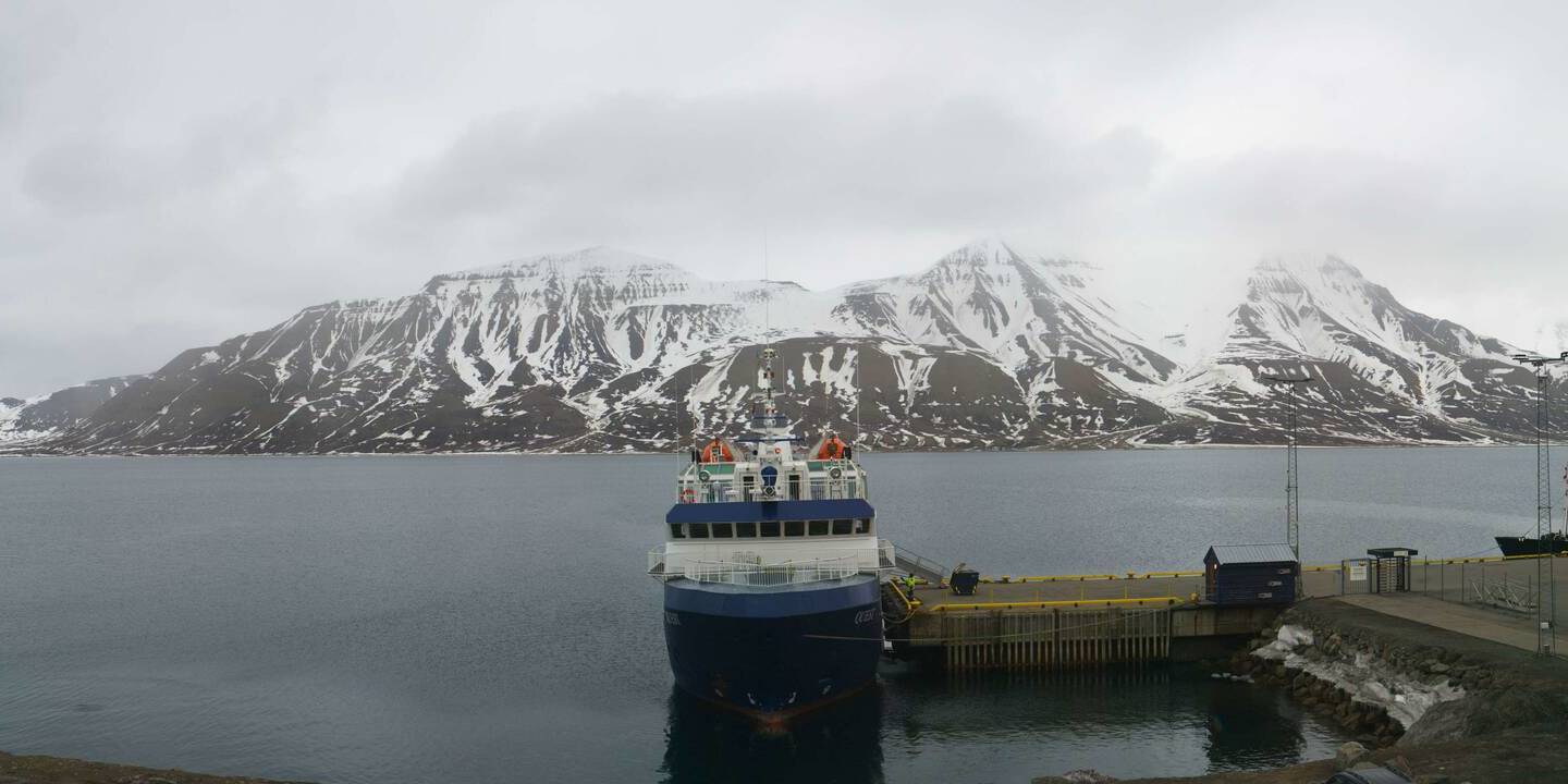 Spitsbergen - Longyearbyen Sáb. 13:50