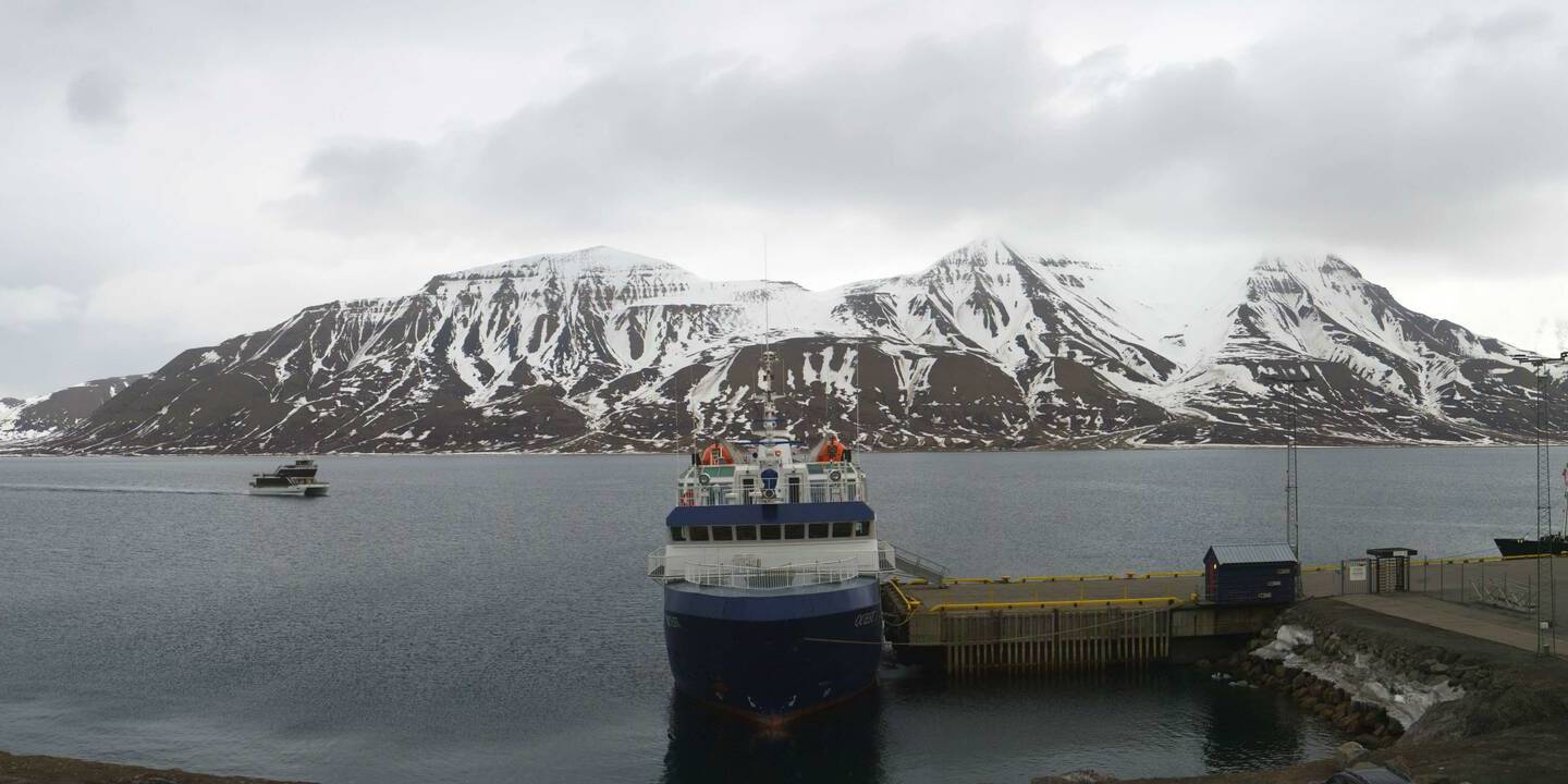Spitsbergen - Longyearbyen Sáb. 14:50