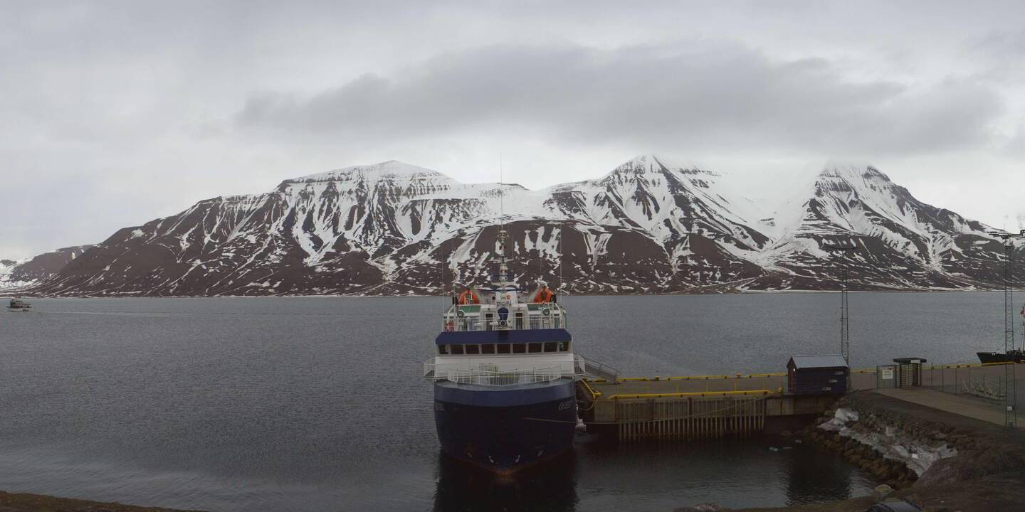 Spitsbergen - Longyearbyen Sáb. 15:50