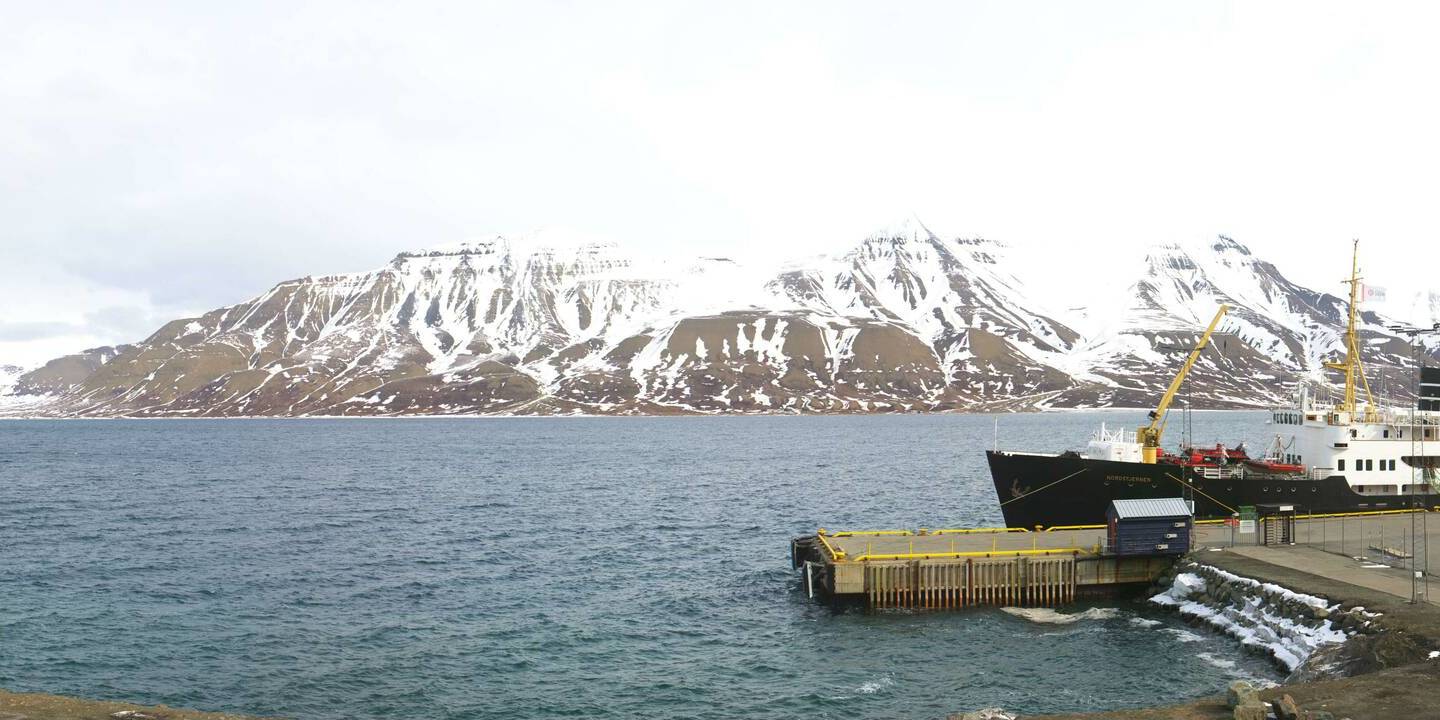 Spitzberg - Longyearbyen Di. 11:50
