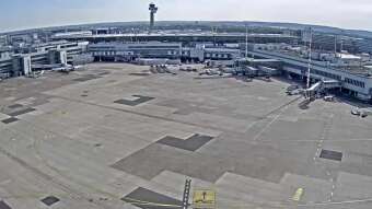 Düsseldorf: Flughafen Düsseldorf International (DUS) - Webcam Galore