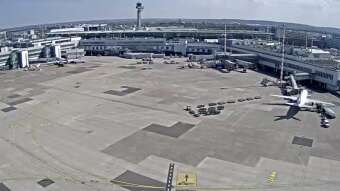 Düsseldorf: Flughafen Düsseldorf International (DUS) - Webcam Galore