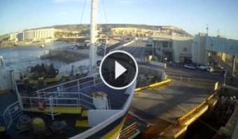 Webcam Ċirkewwa: Ferry Terminal, Car Entry Area