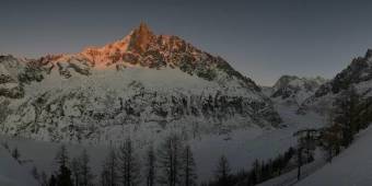 Chamonix-Mont Blanc Chamonix-Mont Blanc for et år siden