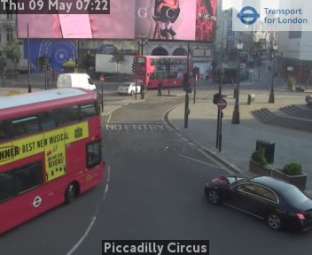 Webcam London: Traffic Piccadilly Circus